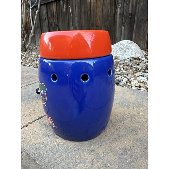 Scentsy Florida Gators Wax Warmer Campus Collection - no light bulb - Picture 3 of 8